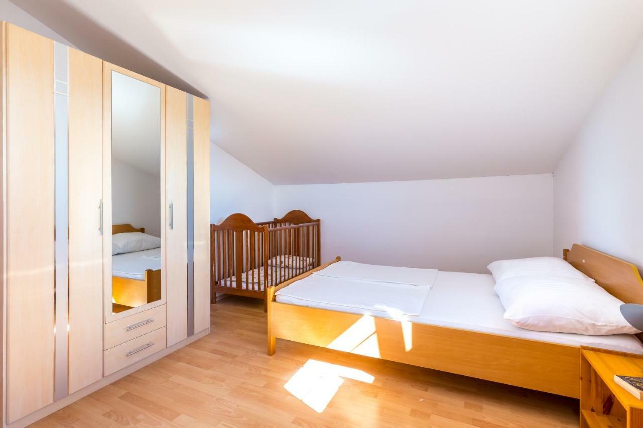 Apartmani Diana Medulin Eksteriør bilde