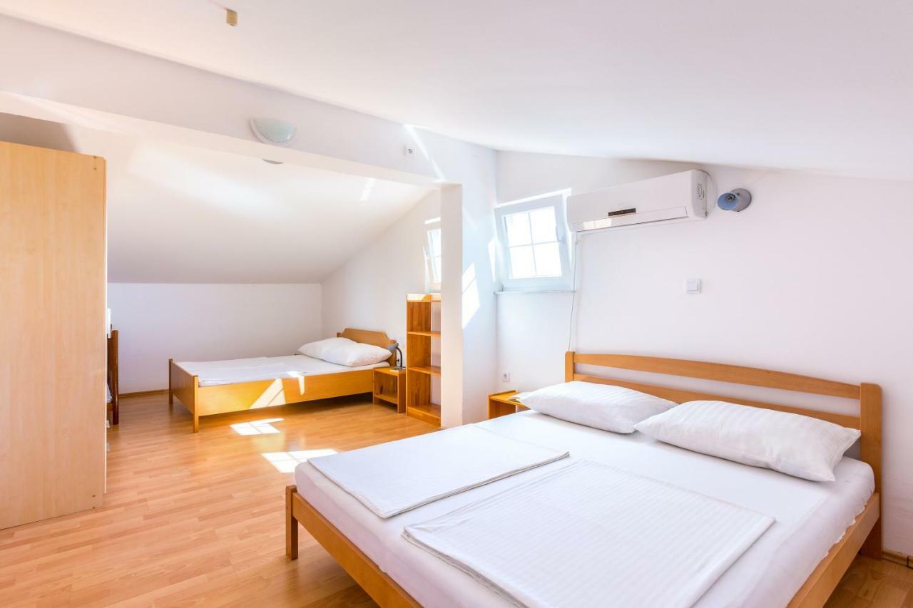 Apartmani Diana Medulin Eksteriør bilde